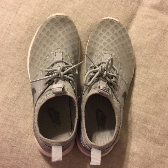 Shoes - Nike sneakers